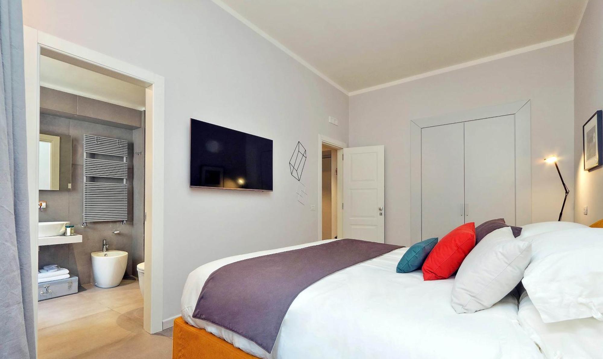 Propaganda Suites, Rome